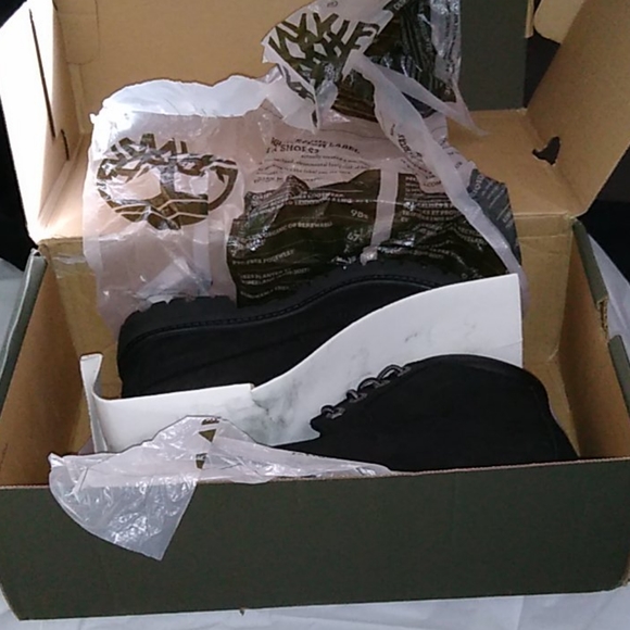 Timberland Women's Nellie Size 5 Wide - Picture 2 of 4